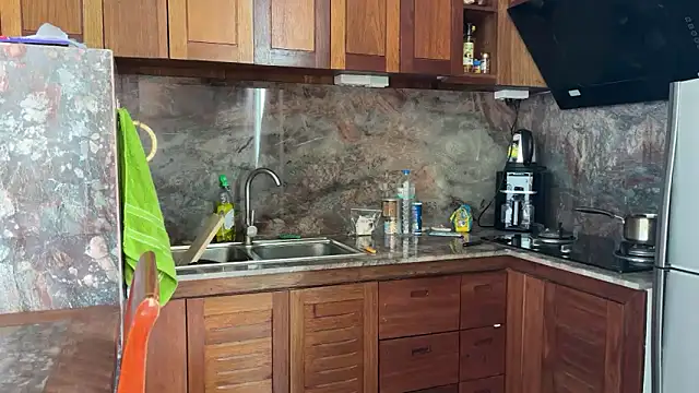 Snapshot of Stellamarbella chatting on 10-27-25, 05:44 Stellamarbella online show from 10-27-25, 05:44