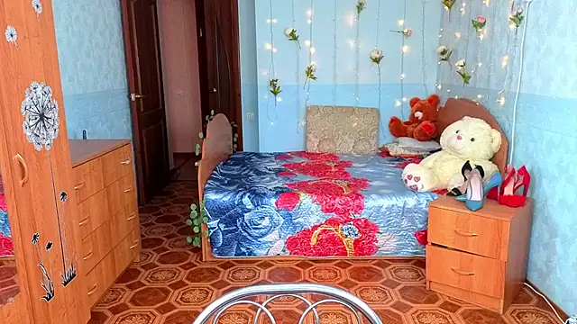 Audrey Aura online show from 10-10-25, 05:06