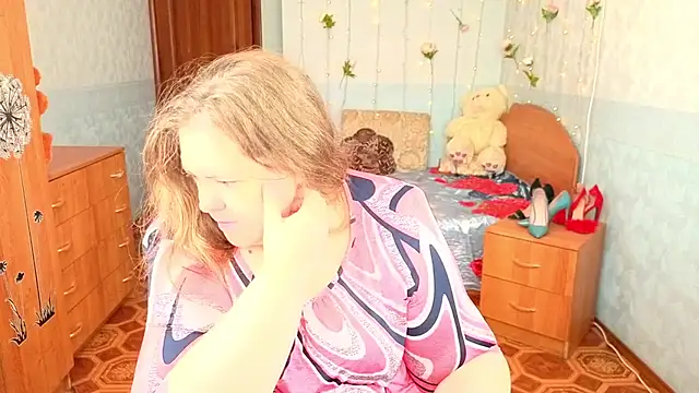 Audrey Aura online show from 10-16-25, 05:52