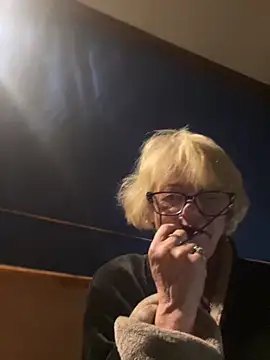 ladyboatlady online show from 12-02-25, 07:47