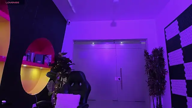 SamantaKane online show from 10-16-25, 03:29