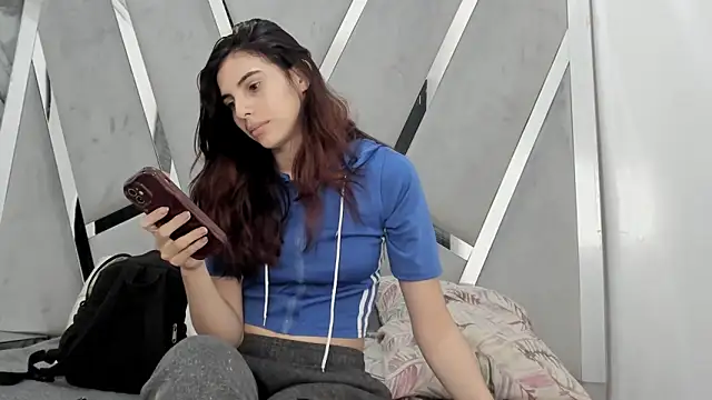 bella-ht online show from 09-22-25, 12:40