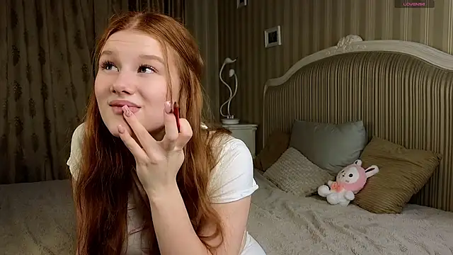 Snapshot of Juuulia_ chatting on 11-07-25, 02:28 Juuulia online show from 11-07-25, 02:28