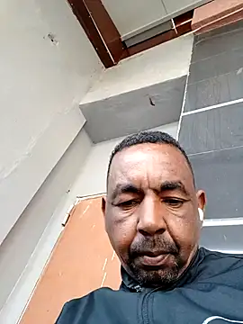 Snapshot of Bob_black chatting on 02-16-26, 02:35 Bob black online show from 02-16-26, 02:35