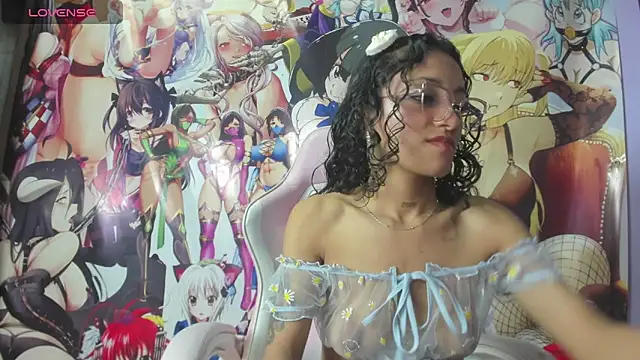 Snapshot of Kylie_Moan chatting on 09-20-25, 03:29 Kylie Moan online show from 09-20-25, 03:29