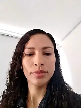 SofiaDelicia online show from 10-18-25, 01:56