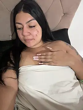 Snapshot of julianamascarada chatting on 09-19-25, 05:35 julianamascarada online show from 09-19-25, 05:35