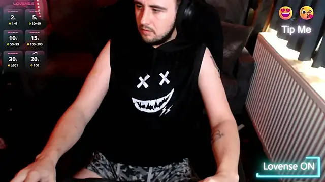 Snapshot of cjhouse96 chatting on 10-23-25, 11:42 cjhouse96 online show from 10-23-25, 11:42