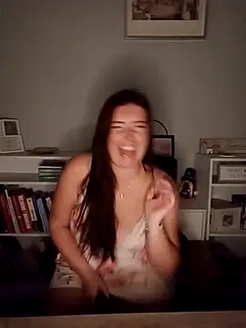 Snapshot of SweetLaurenXX chatting on 10-10-25, 08:08 SweetLaurenXX online show from 10-10-25, 08:08