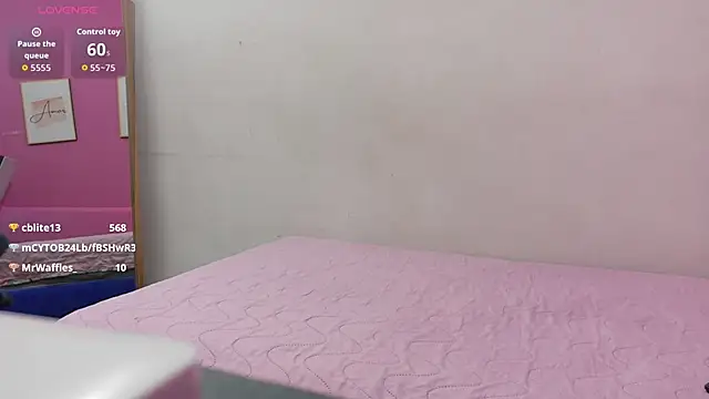 cutepetitee online show from 12-21-25, 08:05