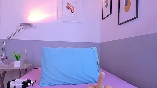 cutepetitee online show from 02-20-26, 07:36