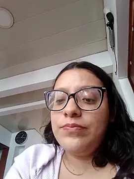 Vanesitacooper online show from 10-11-25, 06:17