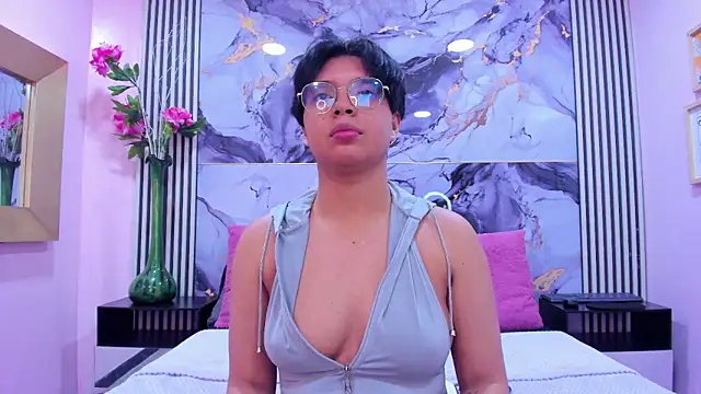 Emmaa Lex online show from 09-24-25, 02:37