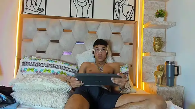 Lucass Blaze online show from 10-25-25, 10:37