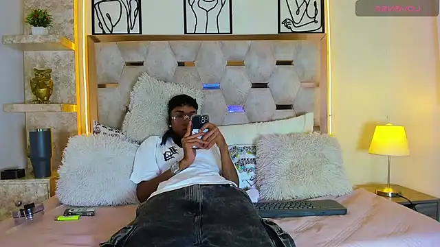 Lucass Blaze online show from 10-28-25, 10:01