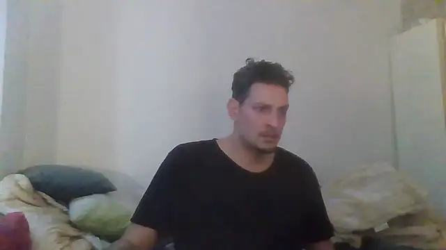 Snapshot of ARTANIS20 chatting on 12-19-25, 01:07 ARTANIS20 online show from 12-19-25, 01:07