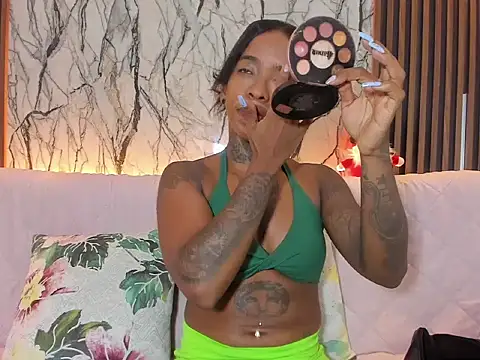 Pauline Fox online show from 11-19-25, 11:38