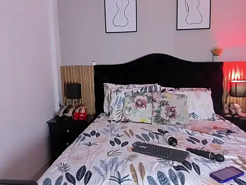 Pauline Fox online show from 03-31-26, 02:57