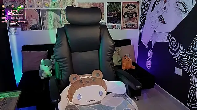 Yuhwan  online show from 11-13-25, 07:02