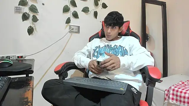 Snapshot of axel_rousse2 chatting on 11-01-25, 10:23 axel rousse2 online show from 11-01-25, 10:23