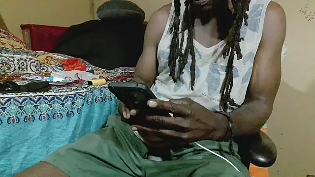 EYEzIAM online show from 04-13-26, 04:18