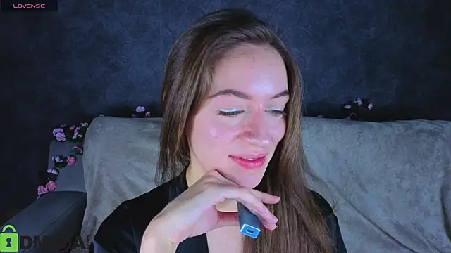 Agnes Wells online show from 11-18-25, 09:25