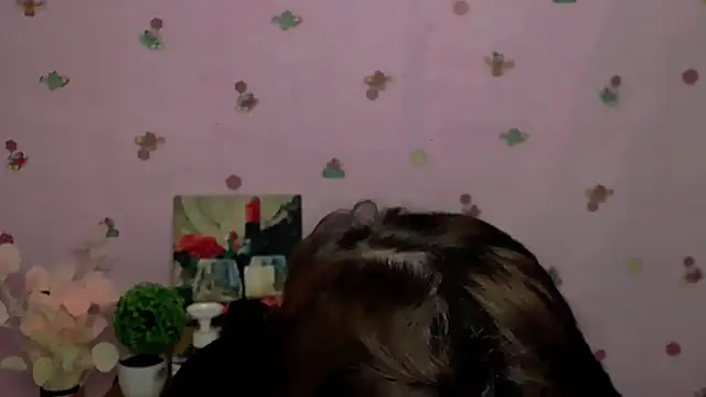 Snapshot of FeelMe__ chatting on 10-20-25, 06:25 FeelMe online show from 10-20-25, 06:25