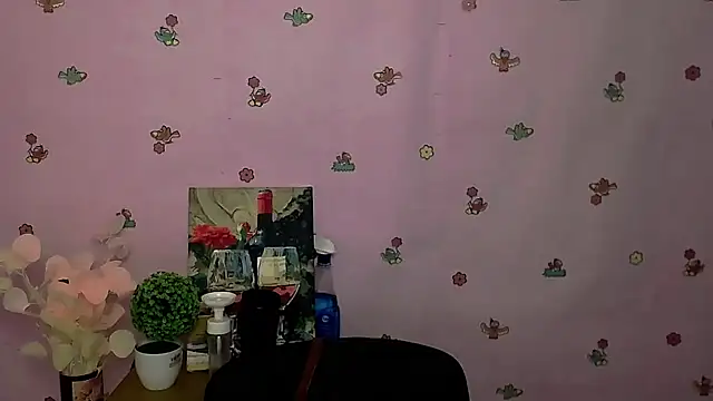 Snapshot of FeelMe__ chatting on 10-21-25, 07:20 FeelMe online show from 10-21-25, 07:20