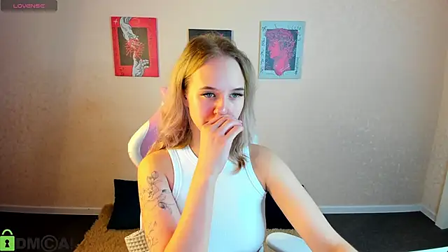 Casey Sweeet online show from 10-12-25, 01:04