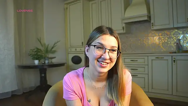 DarelleFaux online show from 10-22-25, 03:07