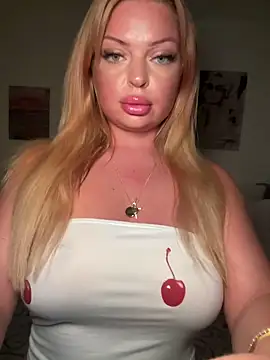 Snapshot of _Lilly_angel chatting on 10-21-25, 09:04 Lilly angel online show from 10-21-25, 09:04