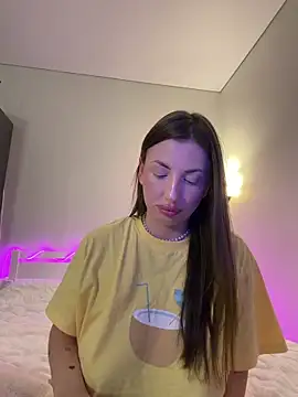 TiffaNoel online show from 10-16-25, 04:30