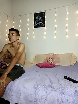 Snapshot of matt_arii chatting on 10-23-25, 04:45 matt arii online show from 10-23-25, 04:45