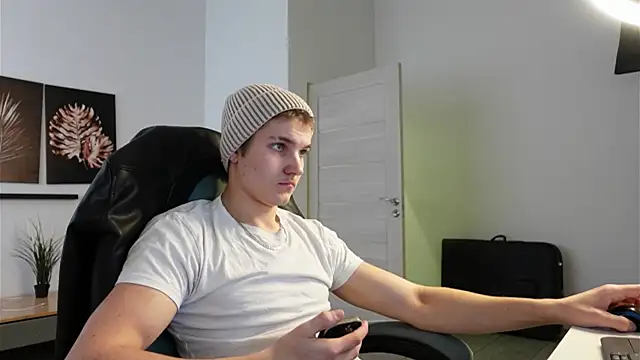 Mark Karson online show from 10-14-25, 07:31