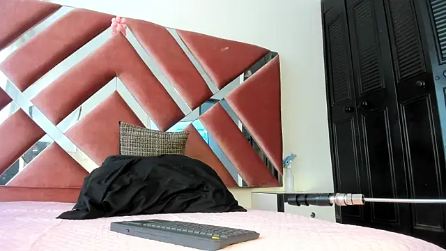 Snapshot of _jasmine_blush chatting on 04-06-26, 01:23 jasmine blush online show from 04-06-26, 01:23