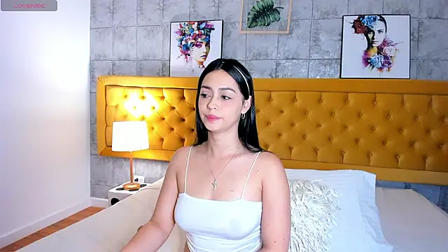 EmilyyRamirez online show from 10-18-25, 01:12