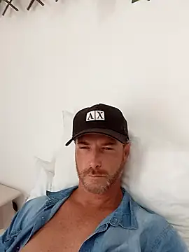 Snapshot of Loiroatv36 chatting on 02-09-26, 04:00 Loiroatv36 online show from 02-09-26, 04:00