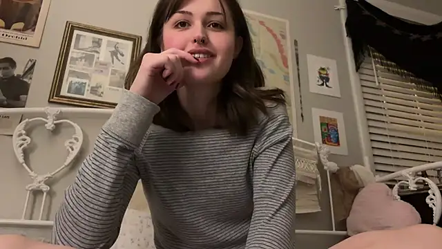 Snapshot of urbbydollxx chatting on 09-10-25, 04:34 urbbydollxx online show from 09-10-25, 04:34