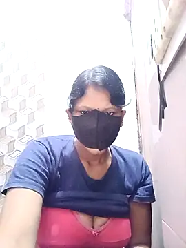 Snapshot of varnika chatting on 10-10-25, 04:44 varnika online show from 10-10-25, 04:44