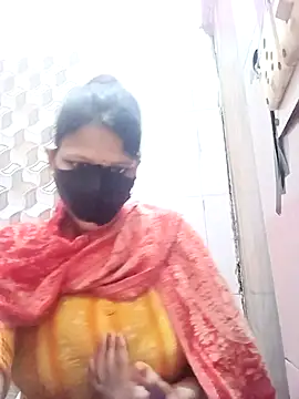 Snapshot of varnika chatting on 11-08-25, 06:35 varnika online show from 11-08-25, 06:35