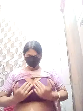 Snapshot of varnika chatting on 12-13-25, 07:53 varnika online show from 12-13-25, 07:53