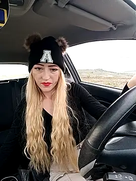 Snapshot of DeeA_Blondy chatting on 10-18-25, 01:56 DeeA Blondy online show from 10-18-25, 01:56