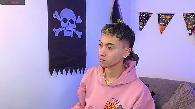 yulian vasquez online show from 10-17-25, 12:19