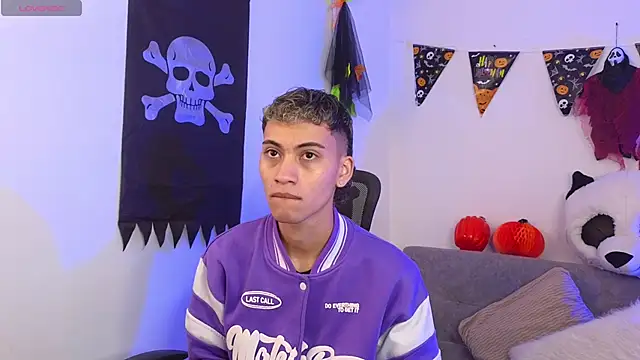 yulian vasquez online show from 10-27-25, 12:20