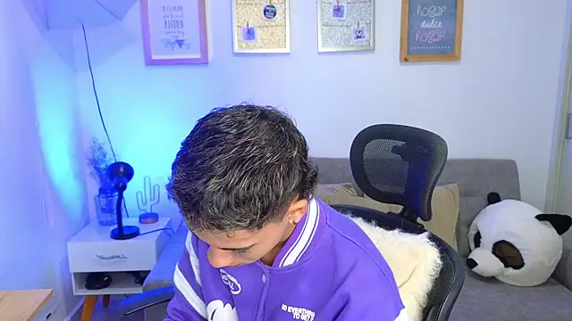 yulian vasquez online show from 11-19-25, 12:16