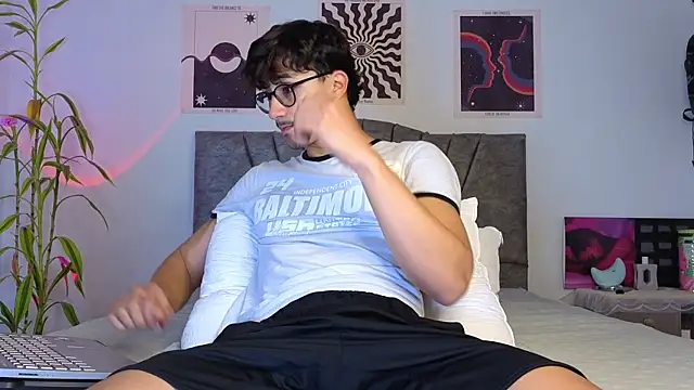 LatinReall online show from 12-05-25, 01:03