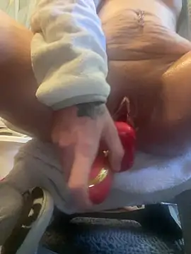 kmaddycakes1 online show from 01-18-26, 05:06