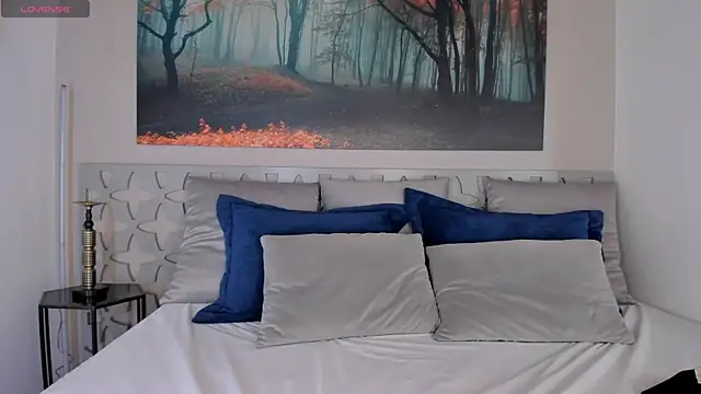 isabellasouza online show from 10-17-25, 07:49