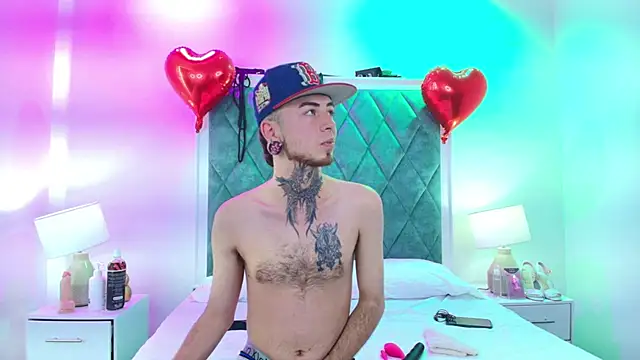 Snapshot of Asha_zuri_and_adam chatting on 10-21-25, 12:39 Asha zuri and adam online show from 10-21-25, 12:39