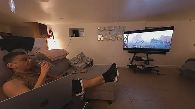 FLgUy40 online show from 11-23-25, 02:33